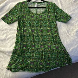 LulaRoe swing style top, very flattering size XXS, green, black and other colors